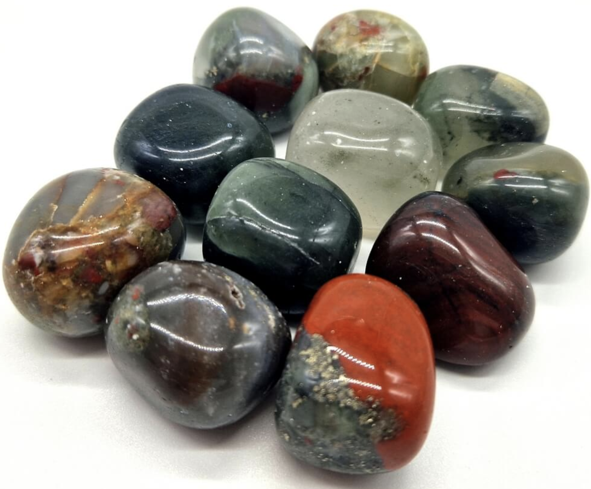 Pierre roulée de Jaspe Héliotrope